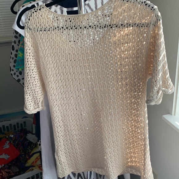 H&M Cream Crochet Short Sleeve Top - EUC Size Medium - Picture 7 of 7